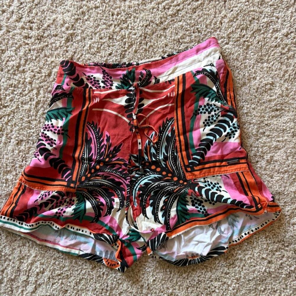 Maaji high waisted medium shorts